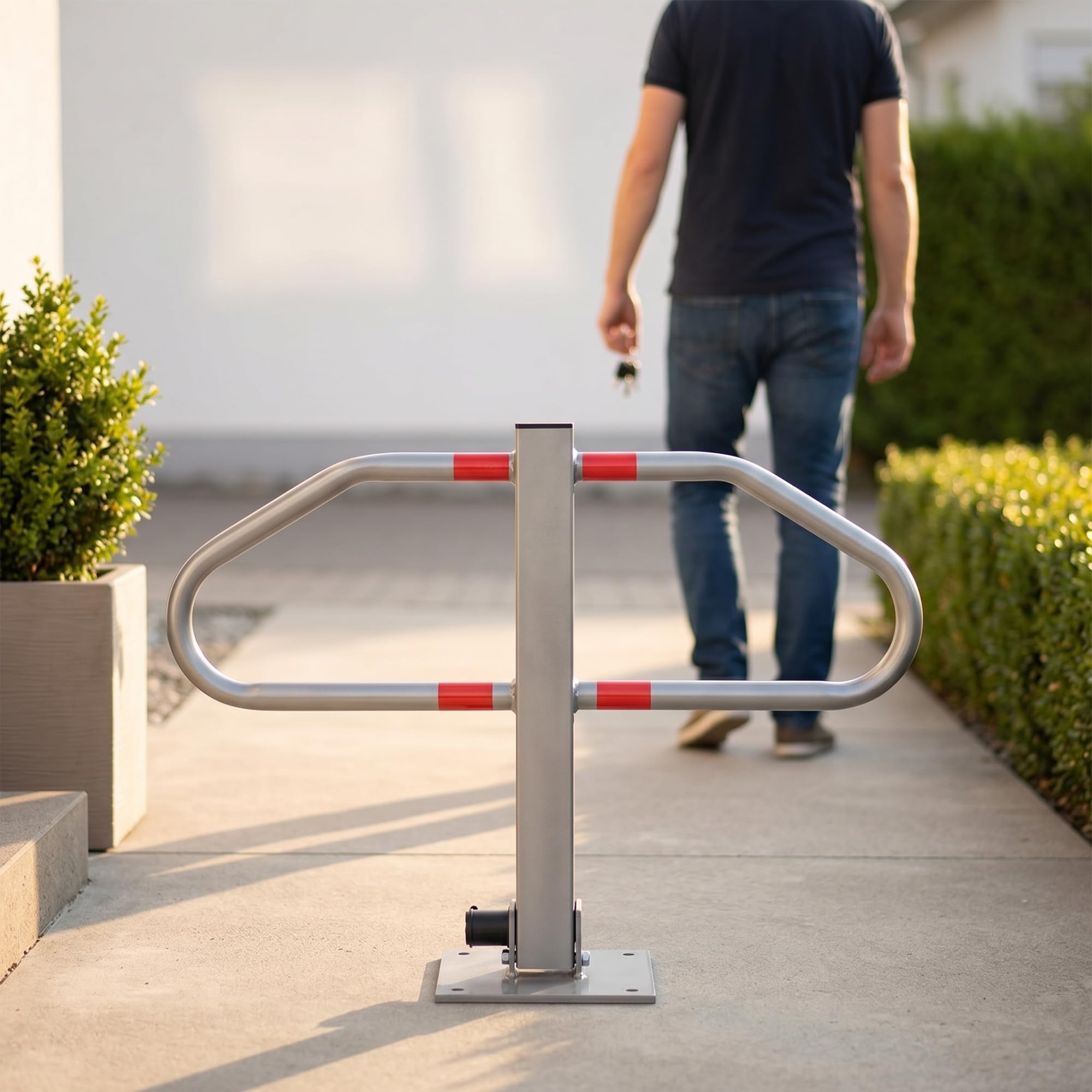 Mucola Parkplatzbügel T-Form Parksperre Grau Rot – Parkplatzsperre klappbar abschließbar 65cm breit | Robuster Stahl verzinkt, Parkbügel Sperrpfosten für Stellplatz Einfahrt Parkplatz Garage