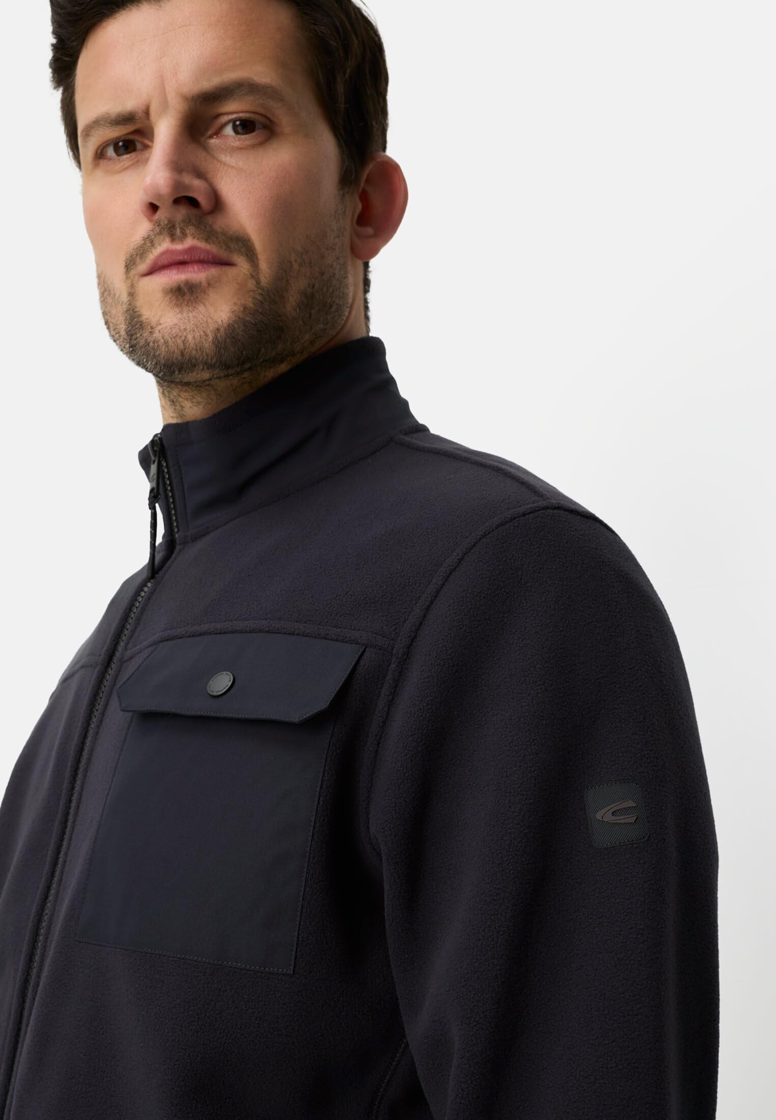 camel active Herren Sweatjacke im Regular Fit | Sweatjacke mit reflektierenden Details und weiteren Funktionen und Taschen im Regular Fit