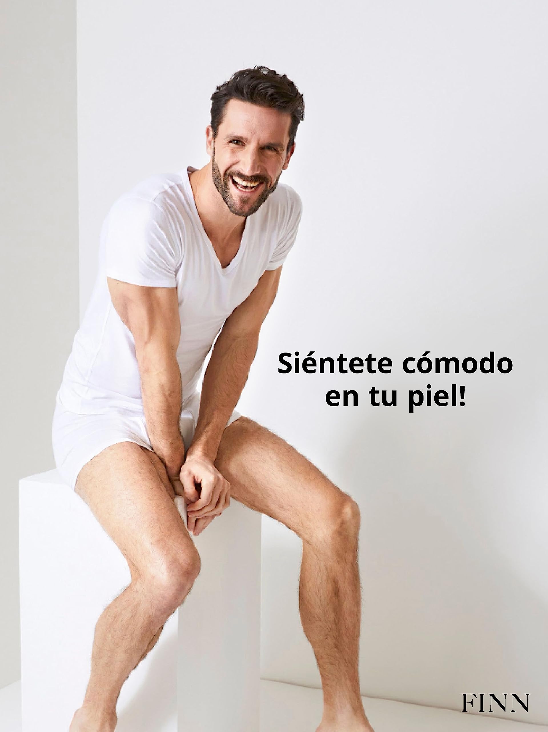 FINN Camiseta Funcional Hombre con Cuello en V - Camiseta Anti-Sudor con Inserciones contra Las Manchas de Sudor - Camiseta Interior de Manga Corta en Tejido Original Lenzing® Modal