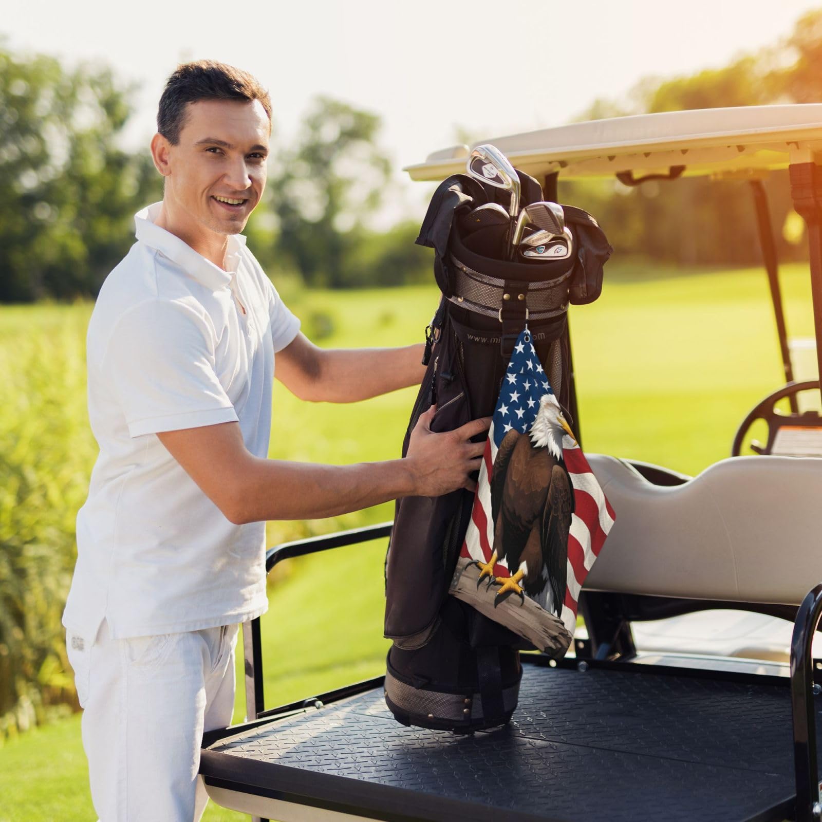 FCYDMN Patriotic USA Eagle Golf Towel 24×16 Inches Quick Dry Funny Golf Towel with Carabiner Clip Absorbent Microfiber Waffle