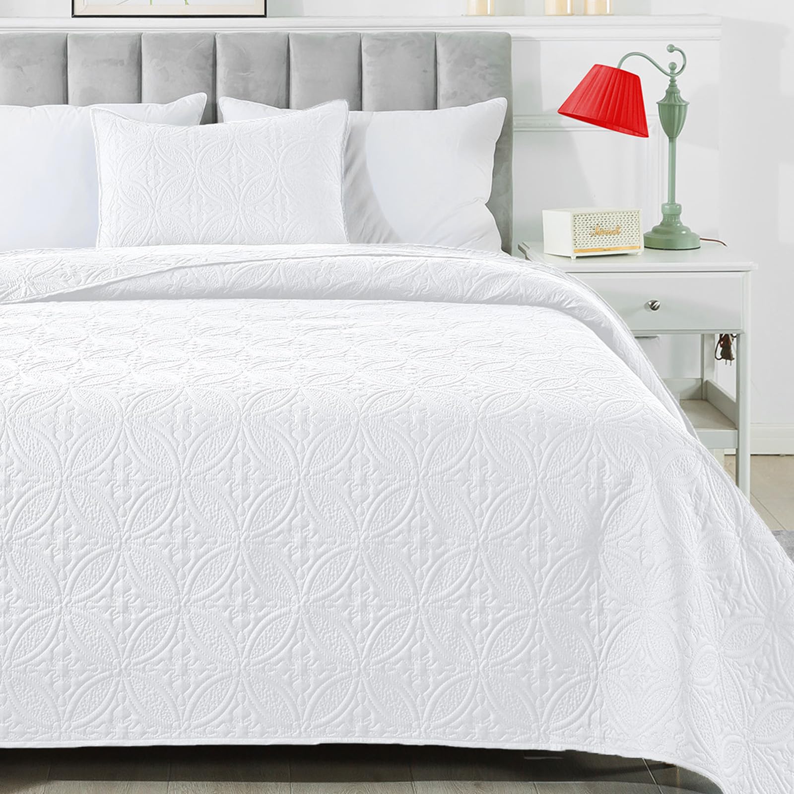 Quilt Set Twin/Twin XL Size, Lightweight Quilted Microfiber Bedspread