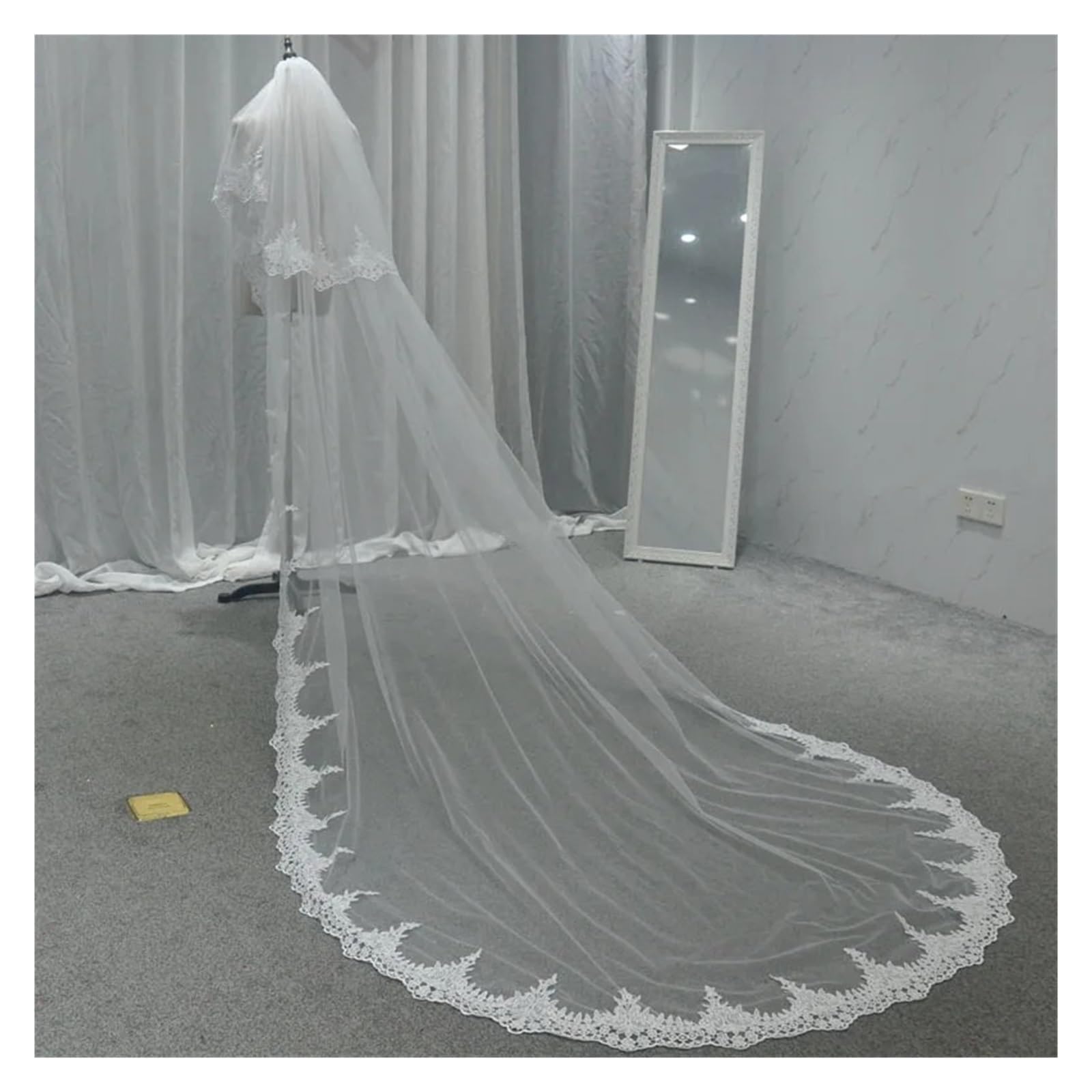 velo sposa 2 Layers Bridal Wedding Veils With Comb 75 CM Short Elbow Length Applique Lace Edge per Matrimoni, Feste di Addio al Nubilato