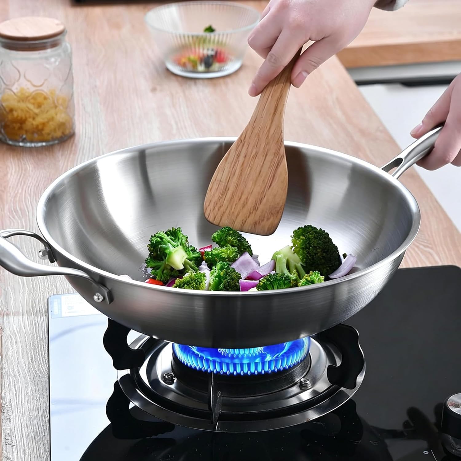 LOLYKITCH Wok 34 cm Inox 18/8, Sans Revêtement, Induction, Couvercle | acier 18/8 , structure triple fond, adapté tous feux, passe au four et lave-vaisselle, cuisson homogène et durable