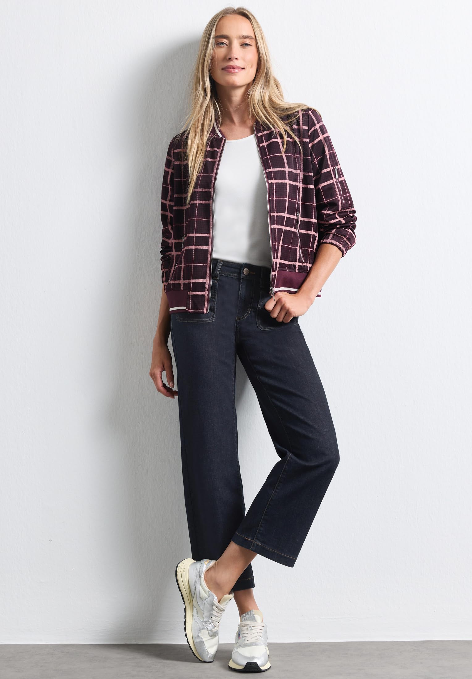 Street One Damen Mid Waist Straight Leg Jeans im Casual Fit