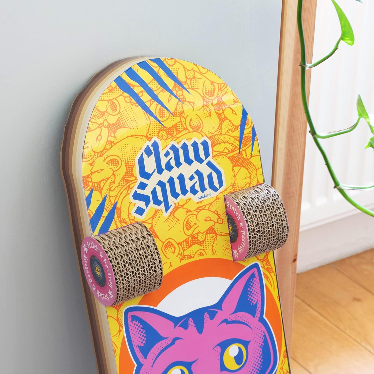 Suck UK | Cat Scratch Skateboard | Interactive Cat Toys | Imaginative Gifts for Cats That Wont Leave Them 'Board' | Cardboard Kitten Toys | Scratching Pads for Cats : Pet Supplies