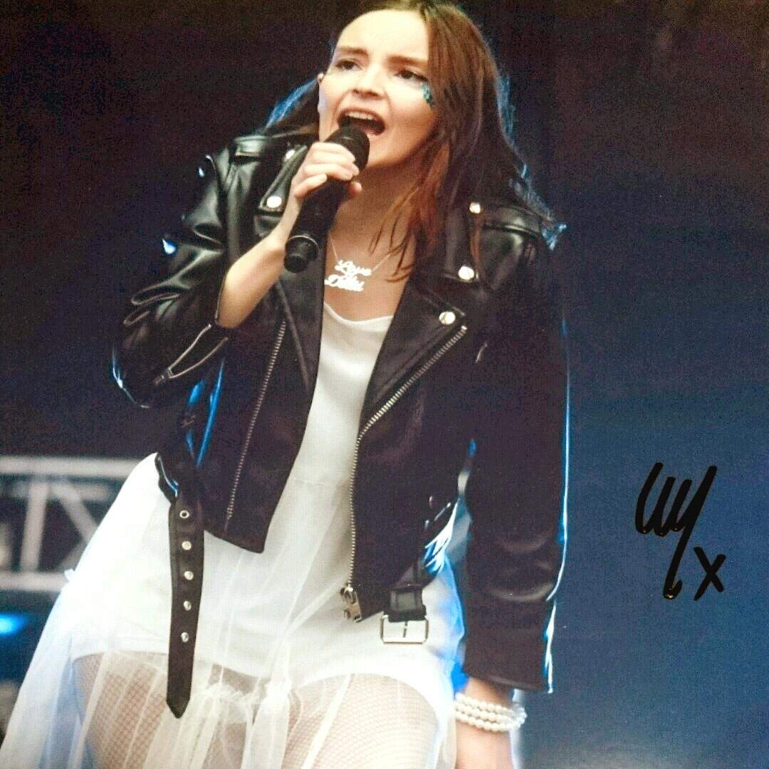 ローレン・メイベリー直筆サイン入り超 特大写真…