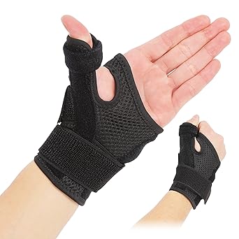 Amazon 現役整体師監修 親指サポーター 手首 保護 腱鞘炎 左右兼用 ３dトリプルベルトで微調整 通気性抜群 メッシュ 水洗い可能 衛生的 男性 女性 防臭 吸汗速乾 スポーツ 捻挫 テレワーク 育児 家事 男女左右兼用 Qqoli 手首 手用