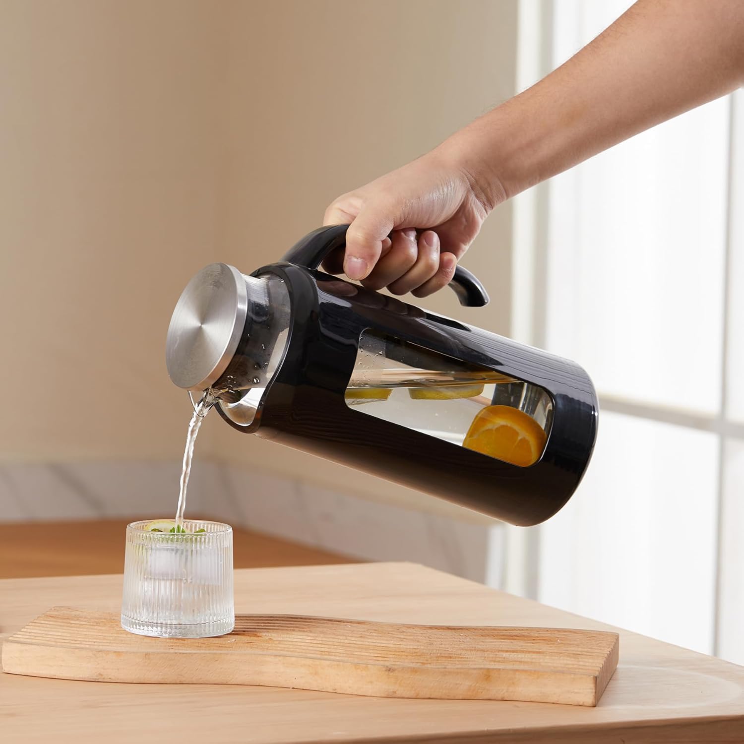 Delove Glass Pitcher with Lid & Shatterproof Shell – Heat-Resistant Borosilicate Glass Jug, 2 L/68 oz with Handle & Spout – Perfect for Iced Tea, Juice, Hot & Cold Water (Black) - Image 7