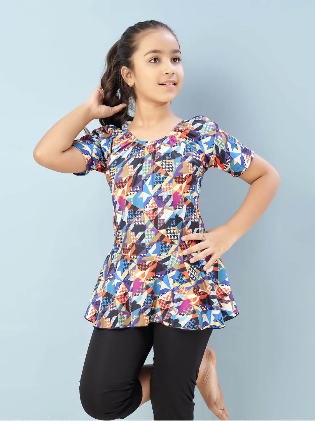 Aarika Traje de baño de una pieza para niñas, Multi-Negro-1, 6-7 Y
