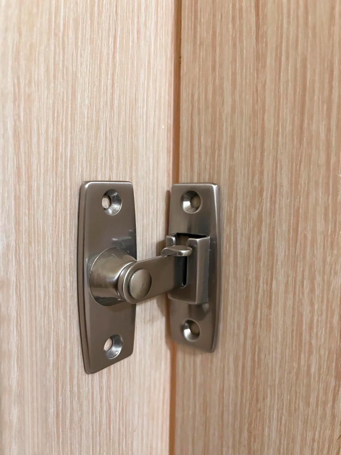 QCAA 2.5" Heavy Forged Solid Brass Door Latch, 90 Degree Right Angle Door Latch Buckle for Doors & Windows, Vibriated Brass, 2Pack, Made in Taiwan