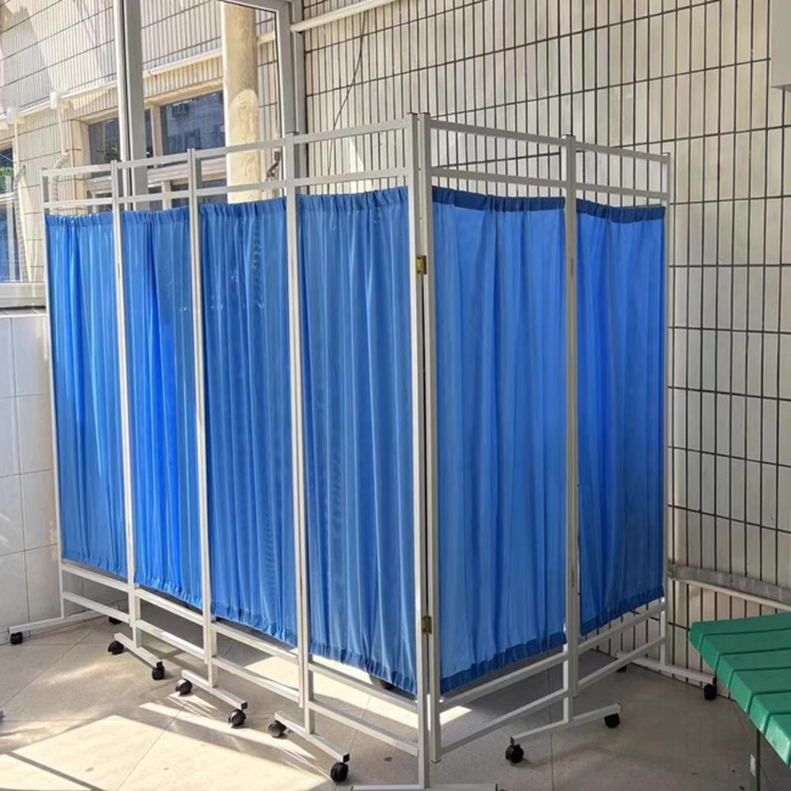 Medyczny ekran prywatności, mobilny ekran prywatności na kółkach, 6-panelowa konfigurowalna ścianka działowa do klinik, domów opieki i pielęgniarek, mobilny separator dla u