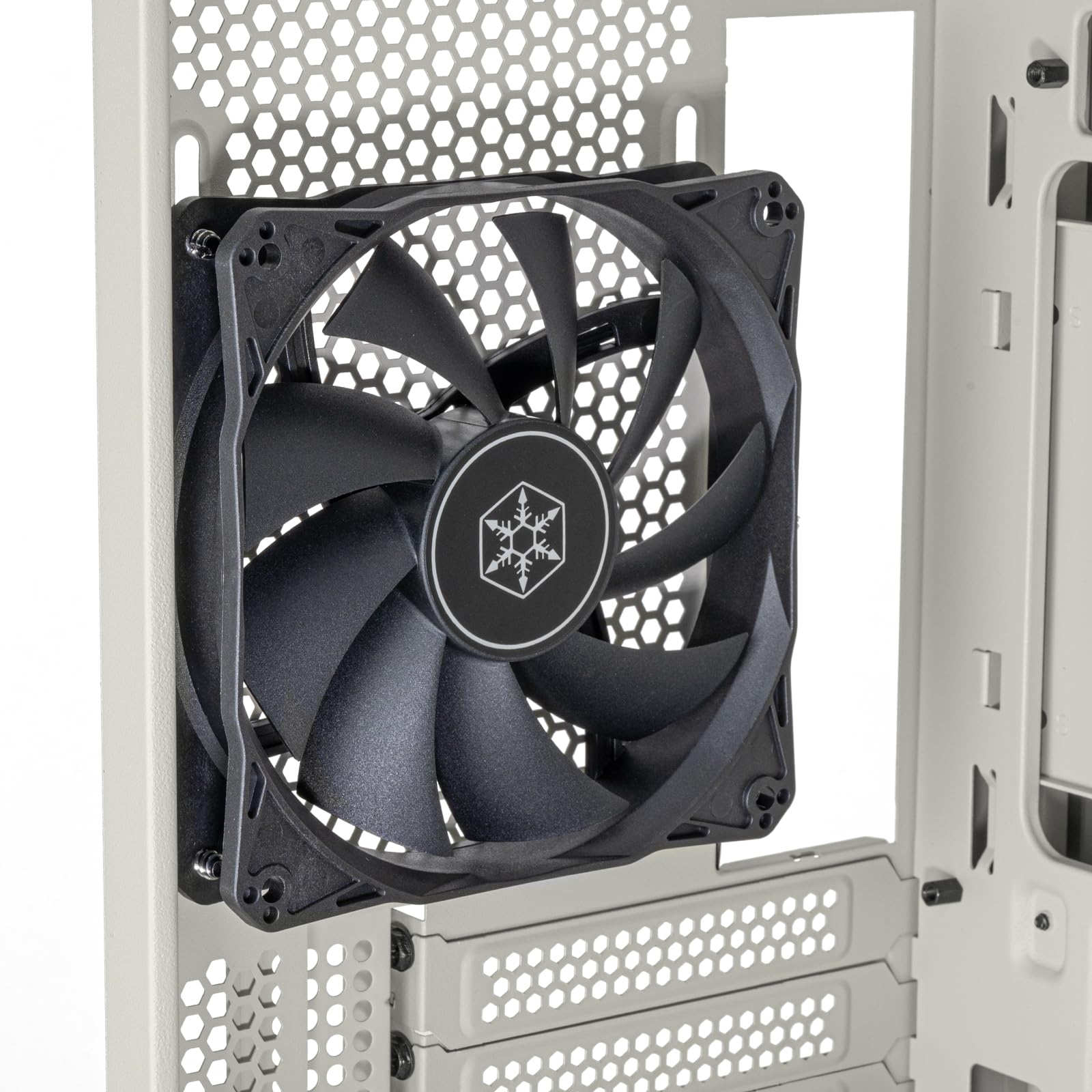 SilverStone FLP03 - Retro-inspiriertes M-ATX Gehäuse mit Unterstützung für vielseitige Speicherlösungen High-End-GPUs und effiziente Kühlung, SST-FLP03W