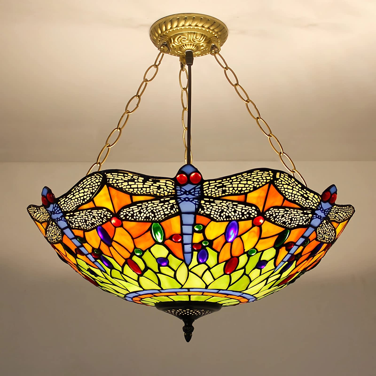 Plafonnier vitrail style Tiffany pour illuminer une chambre ou une cuisine avec charme rétro