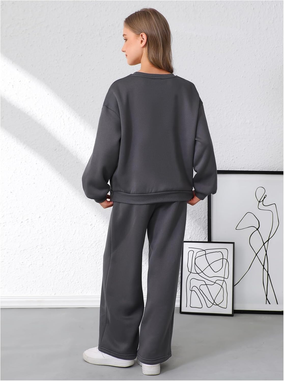 OYOANGLE Girl's 2 Piece Outfit Sweatsuits Set Heart Print Fleece Sweatshirts and Sweatpants Tracksuits - Image 2