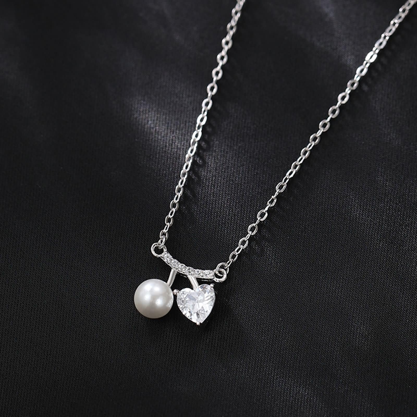 Wisiorek 9K / 14K / 18K White Gold Necklace Women, Heart and Pearl with Moissanite, Pendant Woman Silver