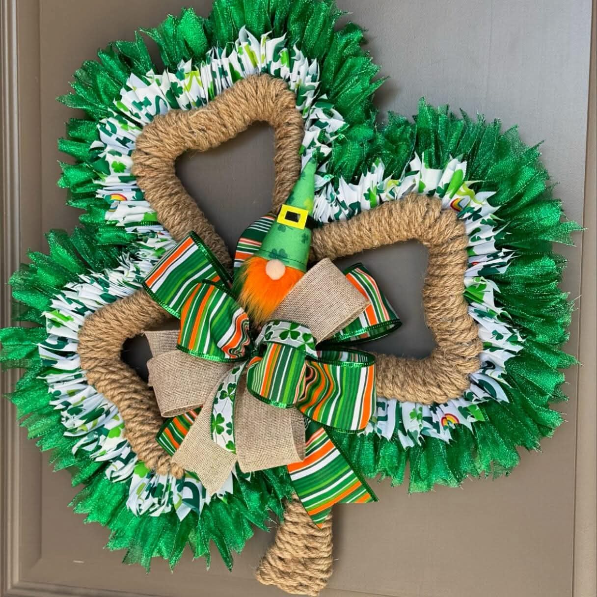 Amazon.com: SOHAIL Shamrock Shaped Wire Wreath Frame 2PCS Green