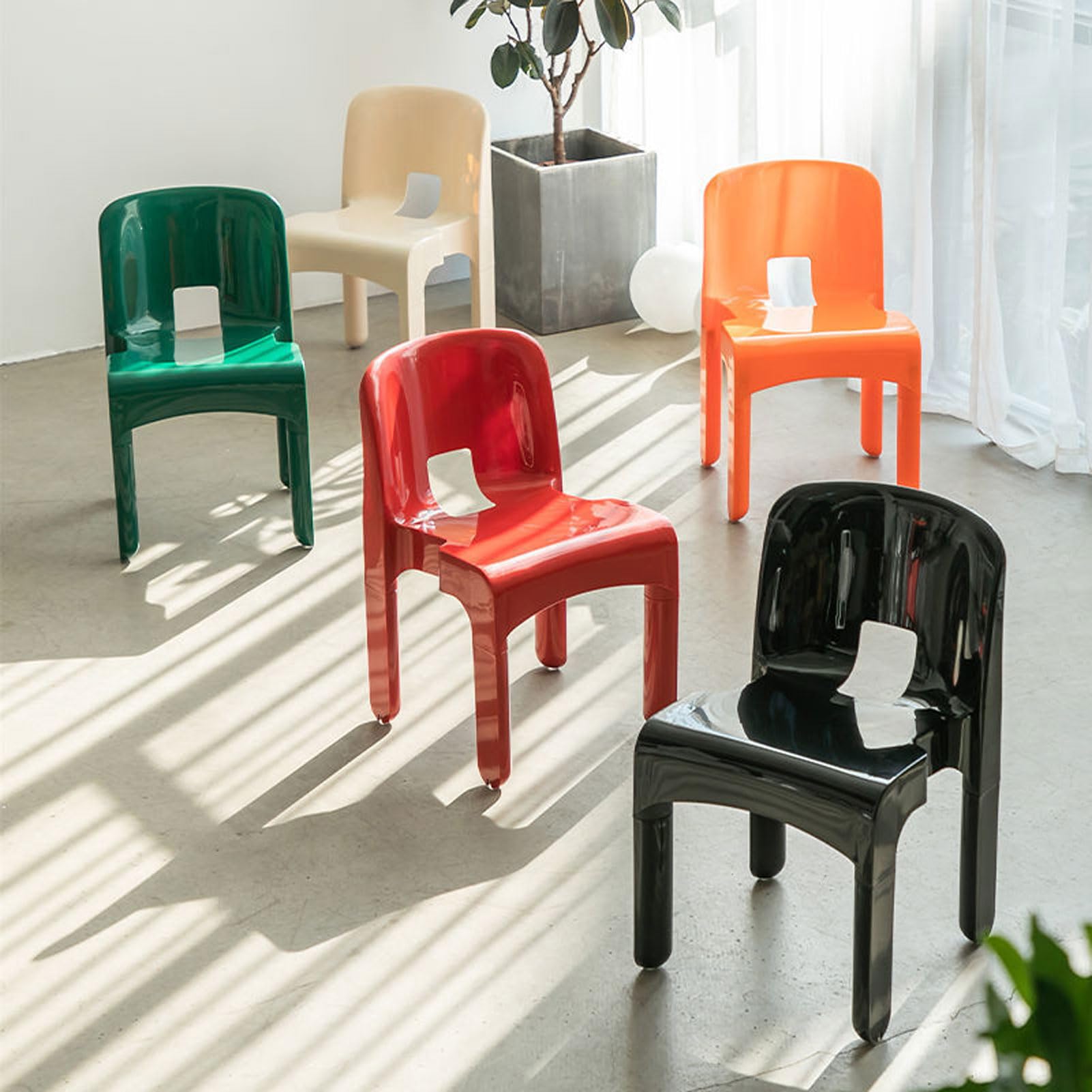 Sedia da Pranzo, Sedia A Vite Impilata in Plastica, Design dello Schienale Monopezzo - Uso Interno - Adatto per Campeggio, Feste, Picnic O Campeggio (D)