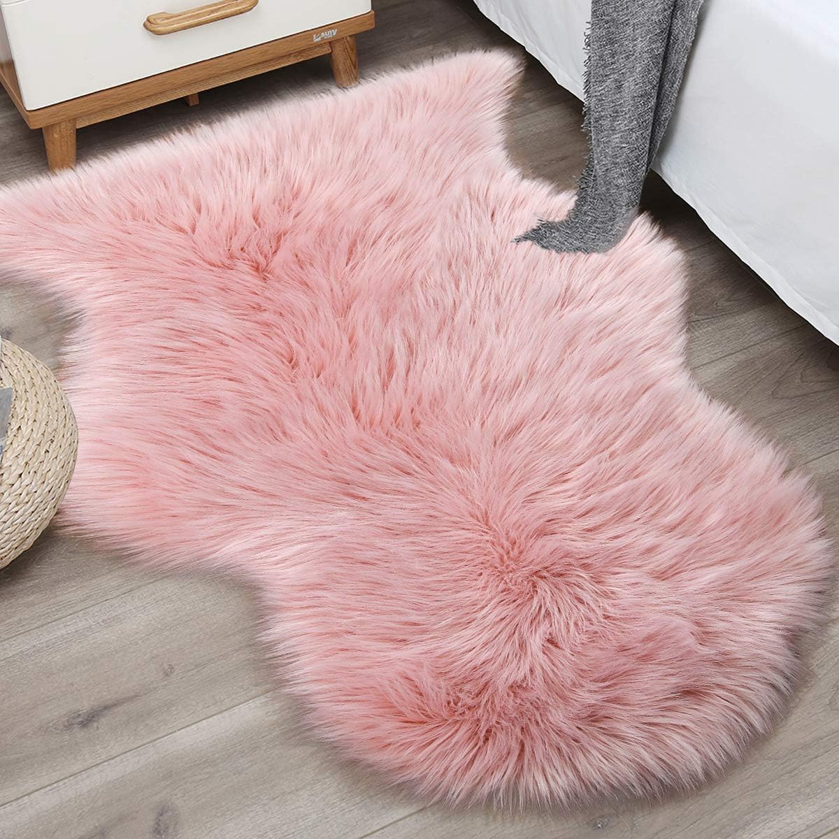 Noahas 2ft x 3ft Faux Fur Sheepskin Rugs Luxury Fluffy Rug for Bedroom Sofa Chair Cover Fuzzy Throw Home Decor Small Shaggy Carpet, Pink