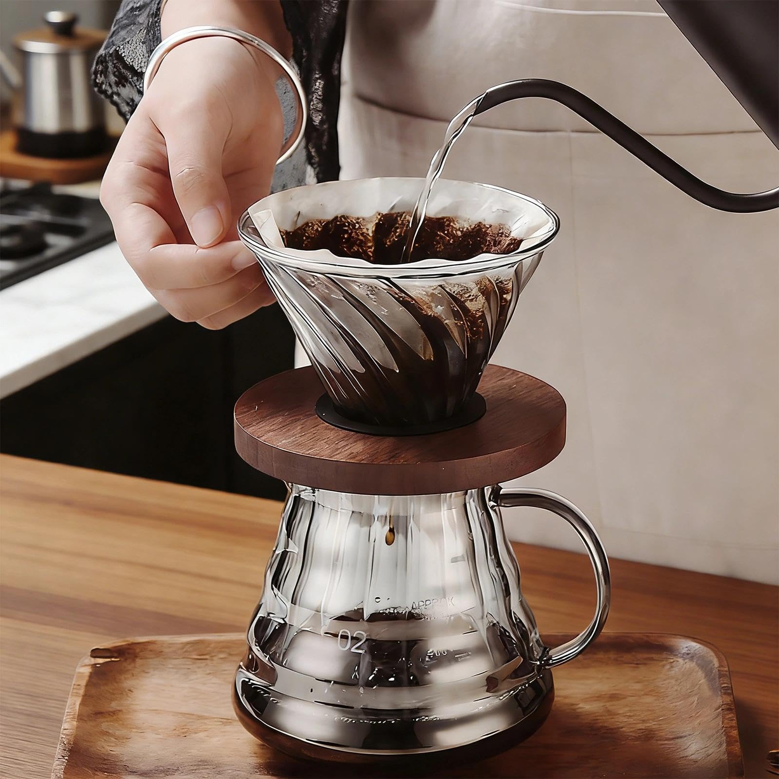 HASLED 600ml Glas-Kaffeekanne mit Deckel, Kleine Teekanne aus hitzebeständigem Borosilikatglas, Tropffreier Ausguss für Kaffee und Tee – Transparent