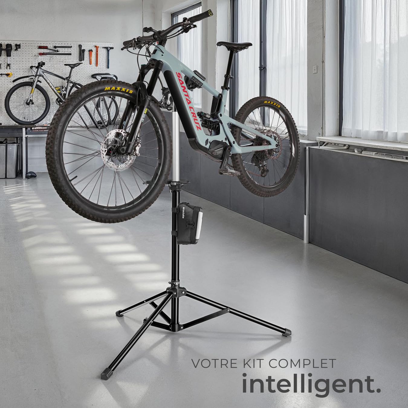 tectake® Set de Support Velo Pieds d'atelier & Sacoche velo, Montage Entretien Reparation VTT Vélo électrique Velo de course, Support pour Outils, Charge max. 50kg Réglable Pliable 138x120x117-180 cm