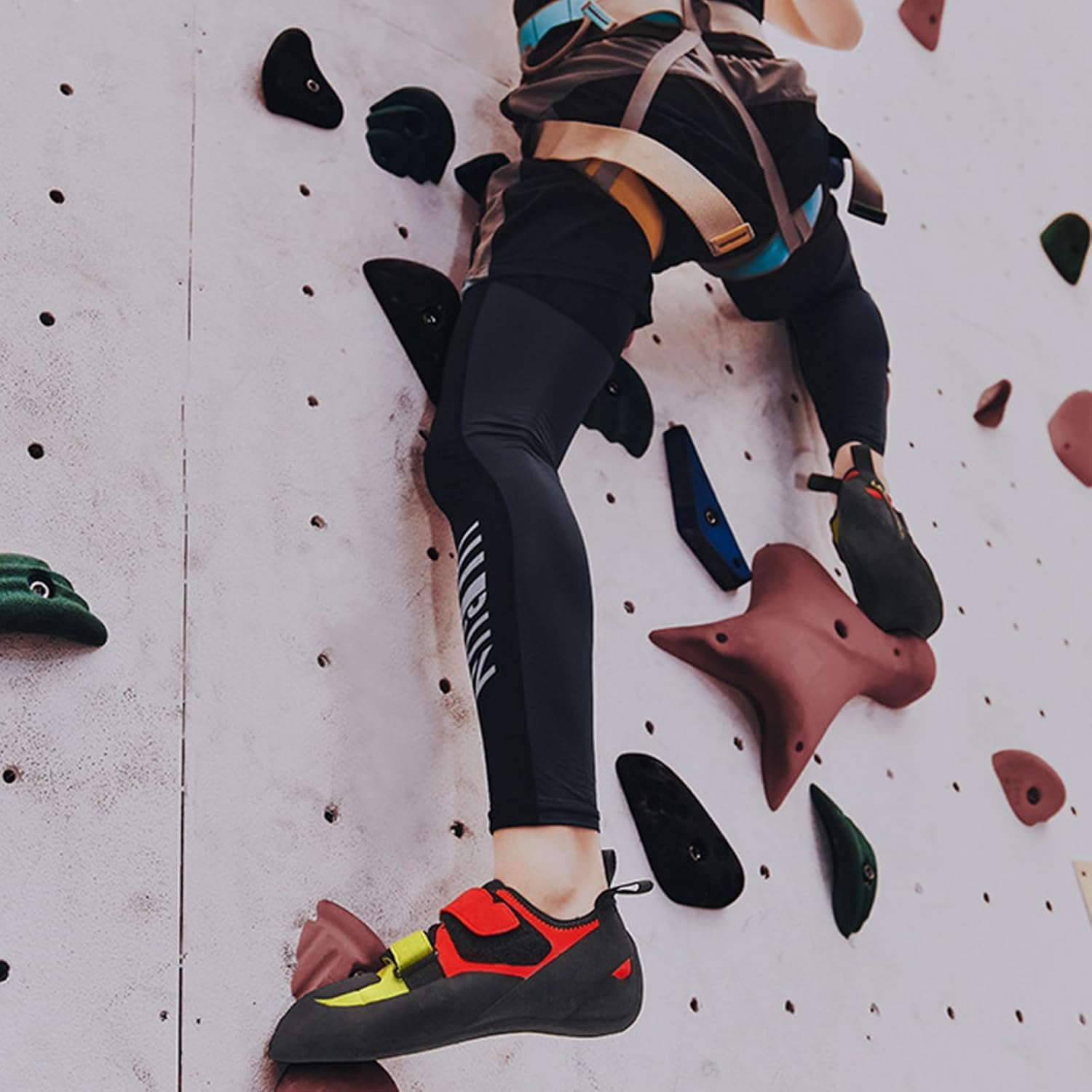 DAMANDO Rock Climbing Shoes for Men, Bouldering Sport Shoes Beginners Low-Volume Fit Climbing Sneakers,Red,9.5