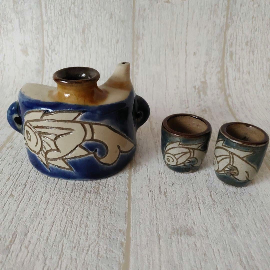 琉球壷屋焼 【陶酔】 金城敏昭 壷屋焼魚文抱瓶 登り窯 金城敏昭 飴釉