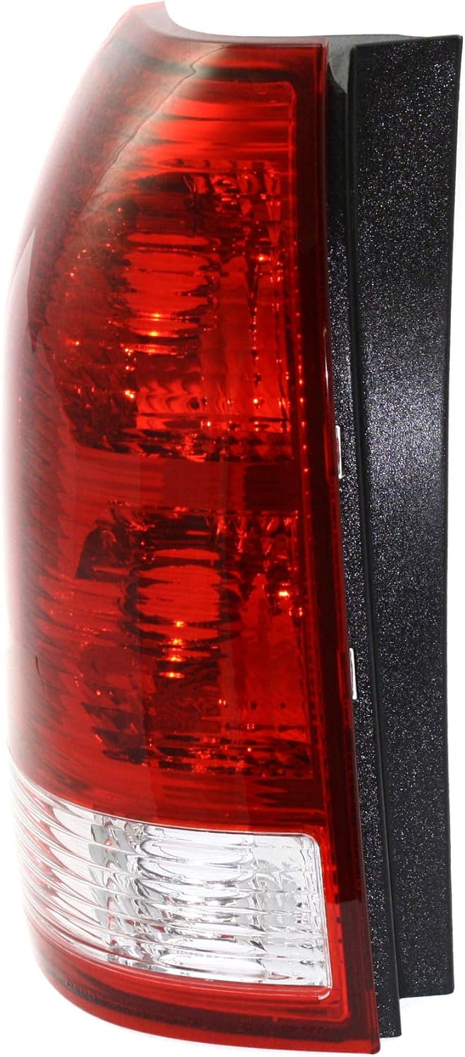 Garage-Pro Tail Light Compatible with Saturn Vue 2002-2007 Halogen Driver Side GM2818106