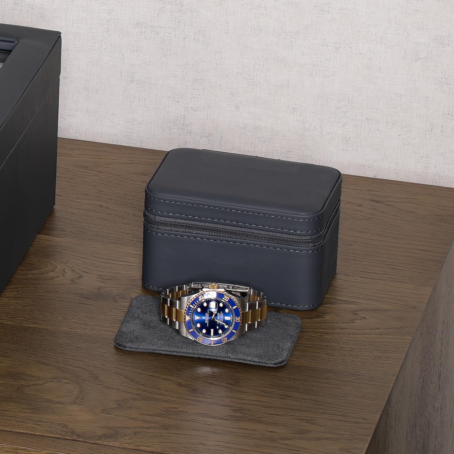 ROTHWELL Estuche de viaje para 2 relojes para hombre | Funda compacta de piel sintética con interior de microterciopelo, apto para relojes y relojes inteligentes de hasta 55 mm (carbono)