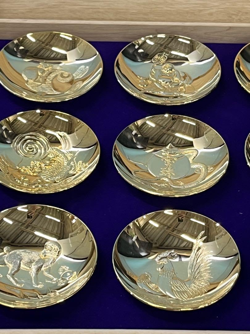 Amazon.co.jp: 十二支金盃セット 12客 24KGP 純金仕上げ 木箱入り 干支
