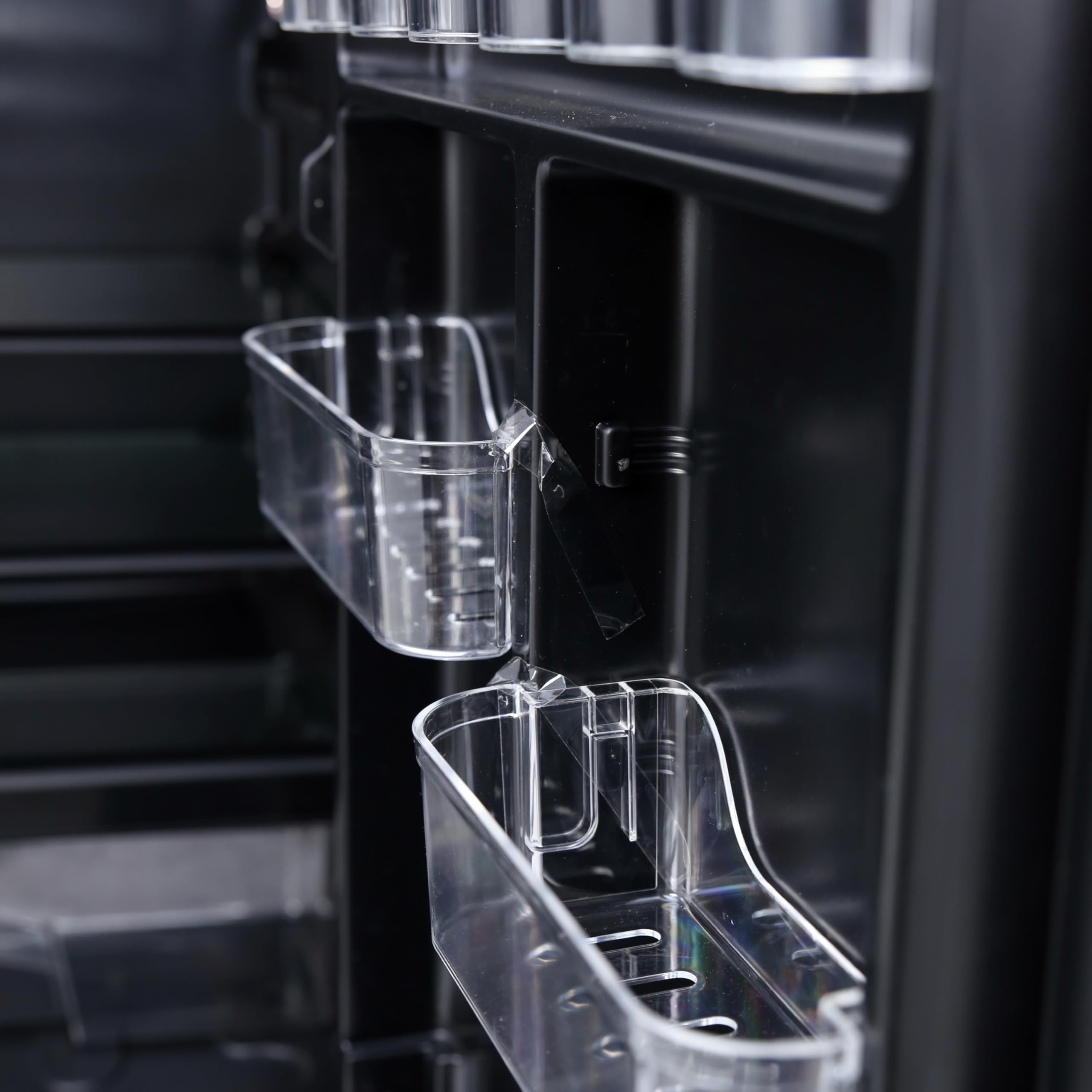 AR52T3SB Mini refrigerador compacto para oficina o dormitorio con puerta reversible con cerradura de seguridad, estantes de vidrio ajustables y control de temperatura y descongelación 4