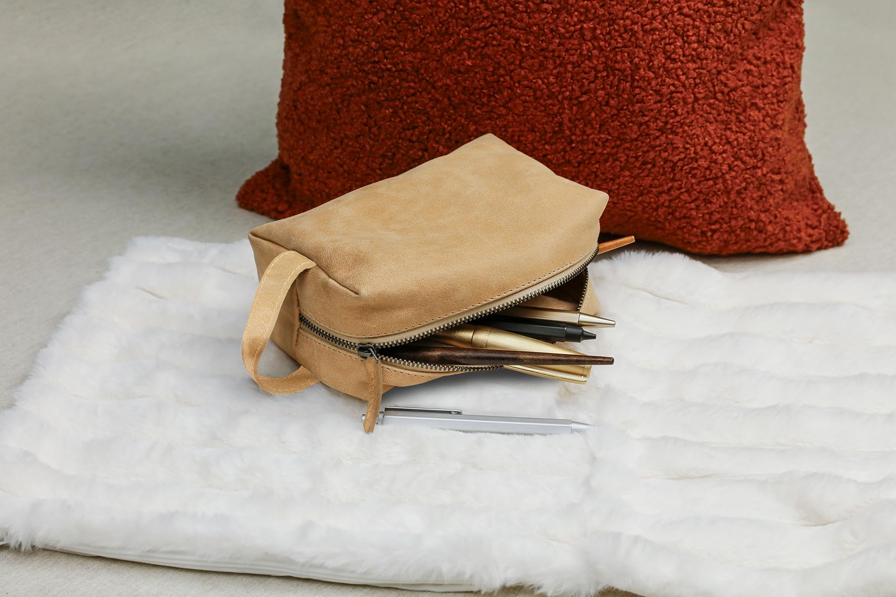 Clairefontaine 116081C, One Multi-Purpose case in Natural Leather, 18x11x7 cm, Large Capacity, Pen/Pencil/Felt-tip Holder - Image 2