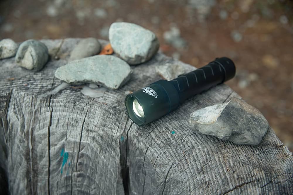 Amazon.com: Cascade Mountain Tech STEELCORE 1000 Lumen Flashlight