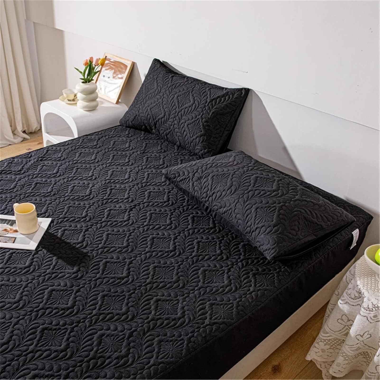 Oddychający wodoodporny ochraniacz na materac w rozmiarze king size, hipoalergiczny pikowany pokrowiec o głębokości 25 cm, ultramiękka podkładka na łóżko z mikrofibry, czarny, 160 x 200 cm