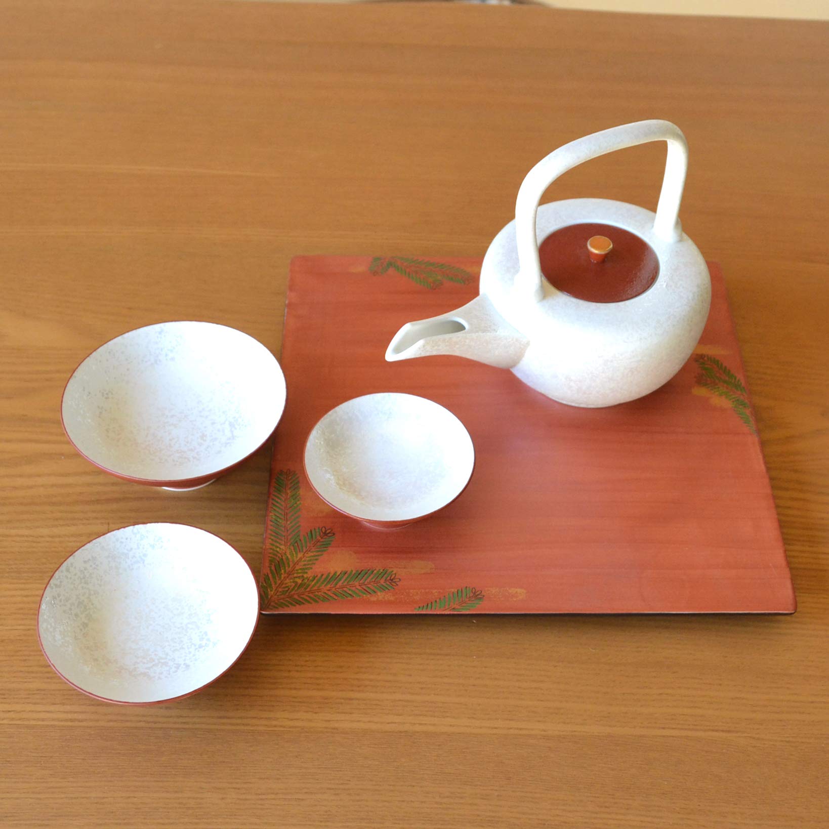 Amazon.co.jp: 有田焼 屠蘇器 おとその器 朱塗パール 酒器台皿付 屠蘇