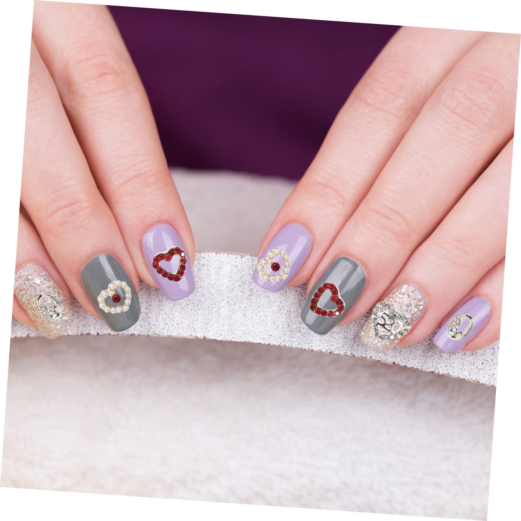 minkissy 200pezzi Charms Per Unghie Forma Di Cuore Decorazioni Per Nail Art Eleganti Ciondoli Per Unghie Perfetti Per Manicure e Artigianato Feste e Occasioni Speciali
