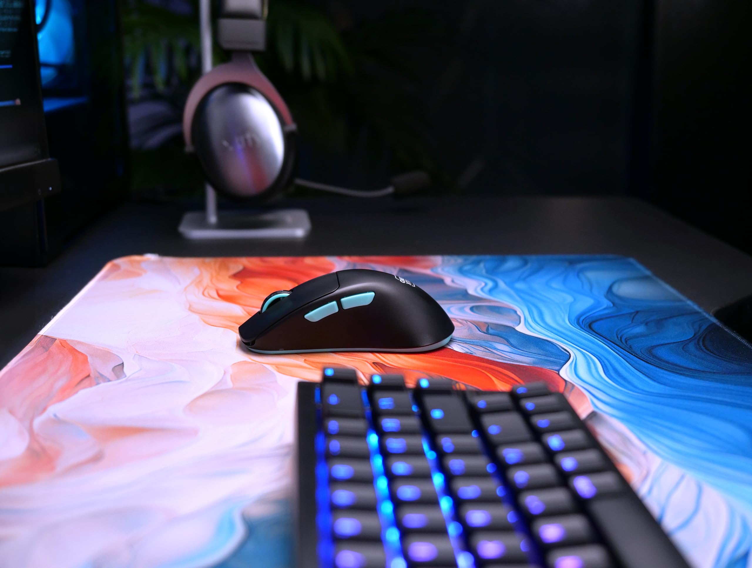 CHERRY XTRFY M64 Wireless, Ultraleichte Kabellose Gaming-Maus, 2,4 GHz Funk, Optimiert für esports, Ergonomische Form mit Besonders Niedriger Front, Schwarz