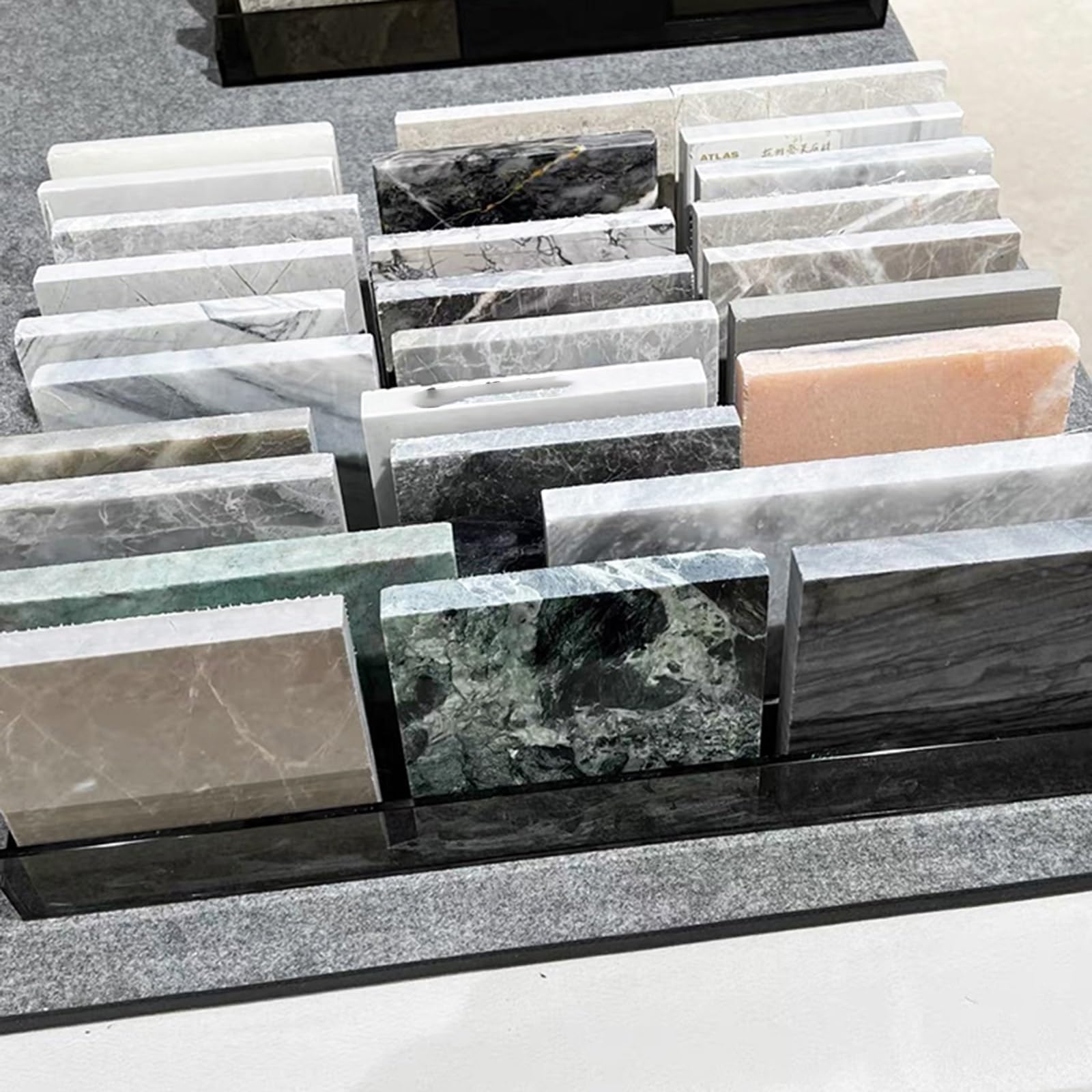 Acryl-Ausstellungsständer für Fliesenproben, geschlitztes Lagerregal für Baumaterialien, Ausstellungsregal für Proben und Bodenbelag, langlebiges Design für einfachen Zugang