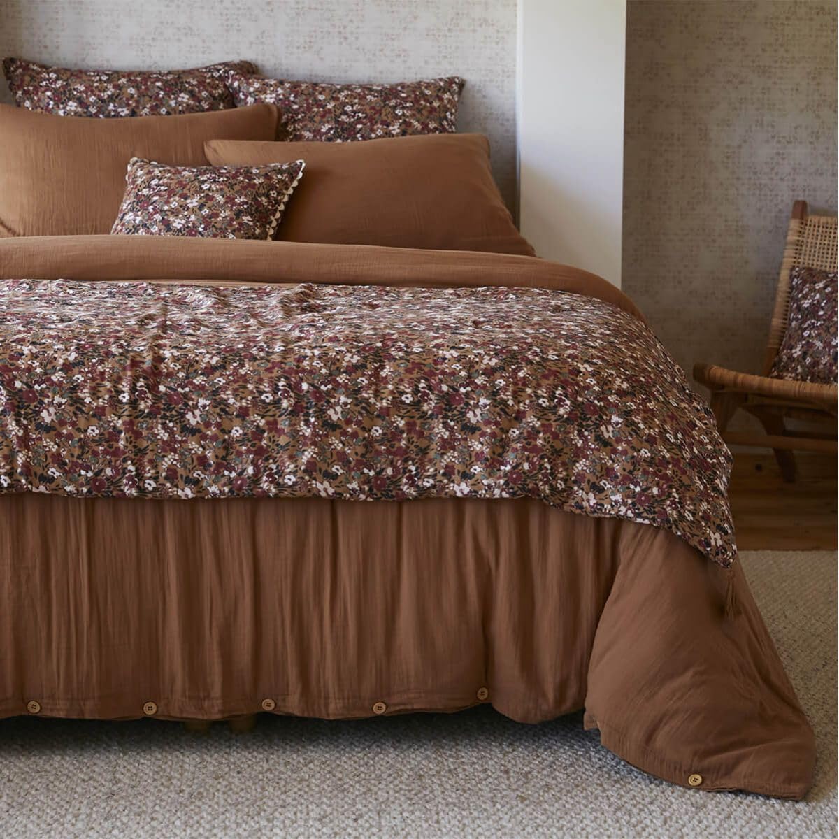 AltoBuy Adonis - Chemin de Lit 90x200cm Gaze de Coton Brun Imprimé Fleur Détail 4 Pompons