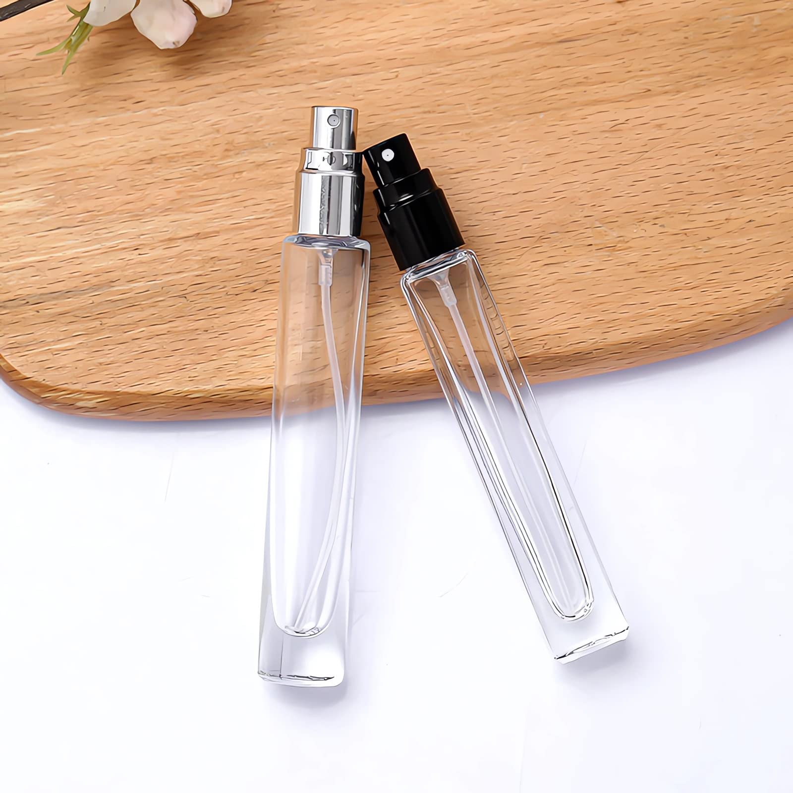 24 Piezas Cuadrado 10ml Transparente Vidrio Mini Atomizador de Perfume Recargable Botella con Tapas de Negro,Portatil de Perfume Bote de Spray Viaje Pulverizador