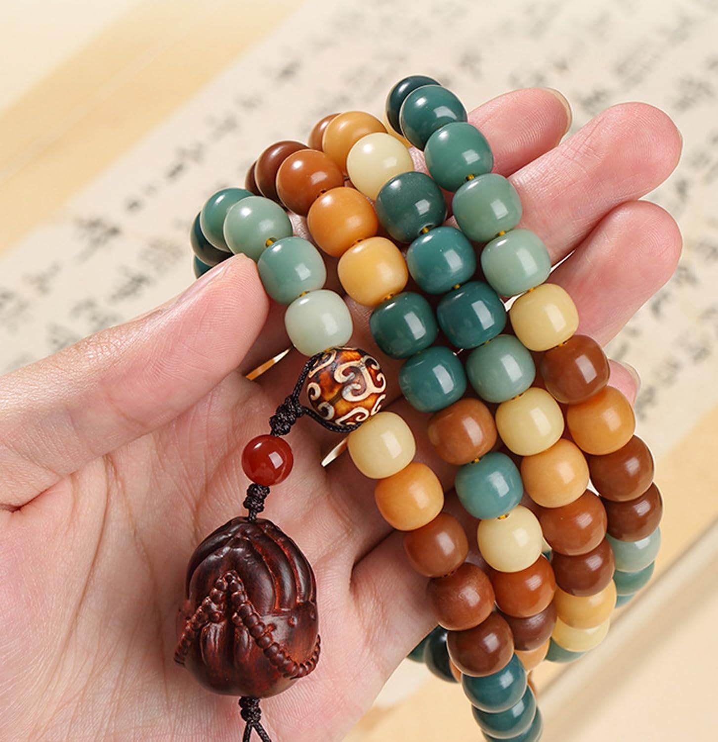 Pulsera de Cuentas Bodhi Naturales de 108 Cuentas Mala para Mujer, Collar de Cuentas de oración Budista con Manos en oración.