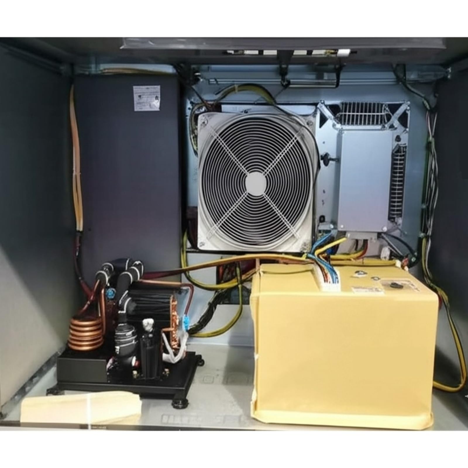 Refrigeratore compatto a serpentina in rame da 24 V CC, capacità di raffreddamento 200 W, unità refrigerazione portatile Parti HVAC