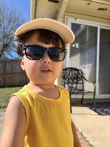 Fits my son well. He’s 2yrs and 6mos. Old