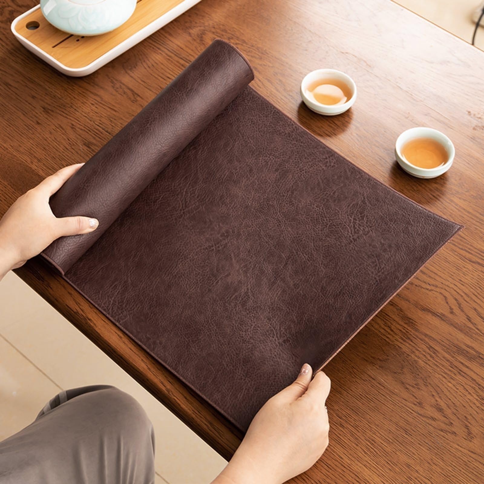 Strukturierter Leder-Tischläufer, 45 cm breit, rutschfeste, hitzebeständige Essmatten für Heimdekoration, Party und Buffet, Dunkelbraun, 45 x 330 cm, perfekt für jeden Anlass