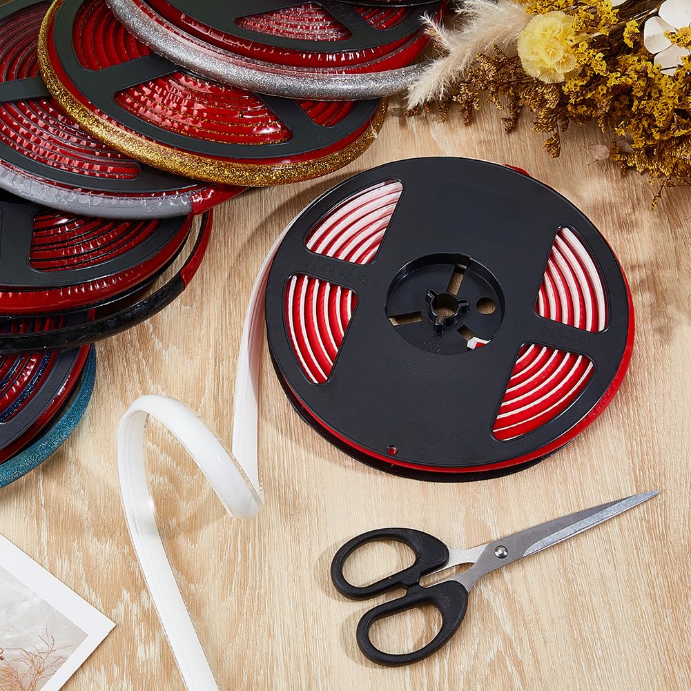 GORGECRAFT Nastro Adesivo Piastrelle in Ceramica 5m Nastro Autoadesivo Sigillante 15mm Nastro Sigillante Impermeabile Bianco Sigillante Bordi Pareti Pavimenti Modanatura Triangolare Flessibile