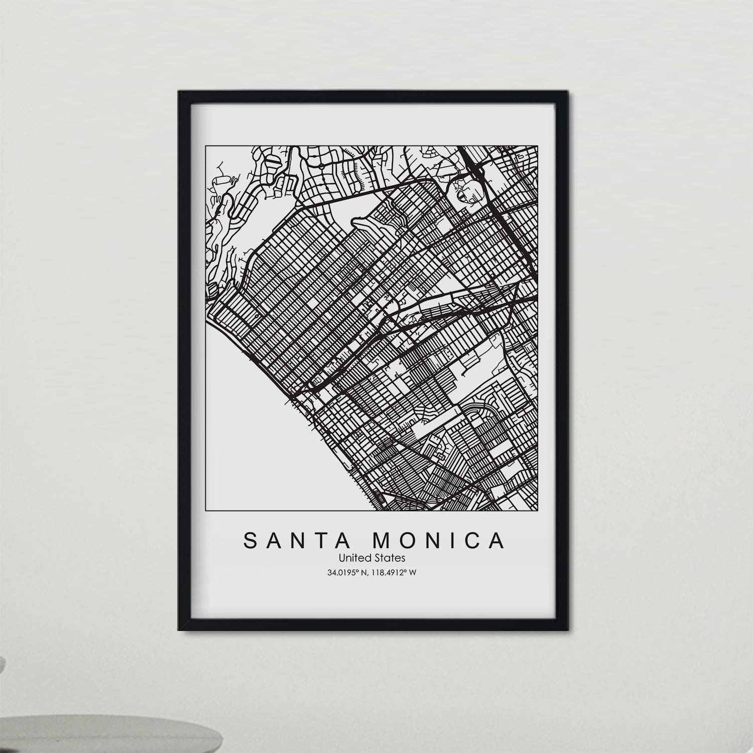 Nacnic Poster with map of Santa Monica. US film with images of maps and roads of major US cities. A4 size frame