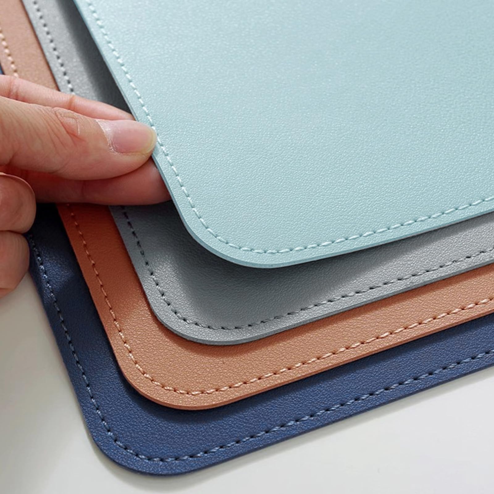 sous-Main de Bureau Confortable et résistant à l'huile,Protection de Table imperméable et Lavable,en Cuir PU,Texture Douce (Marron,40 x 90 cm)