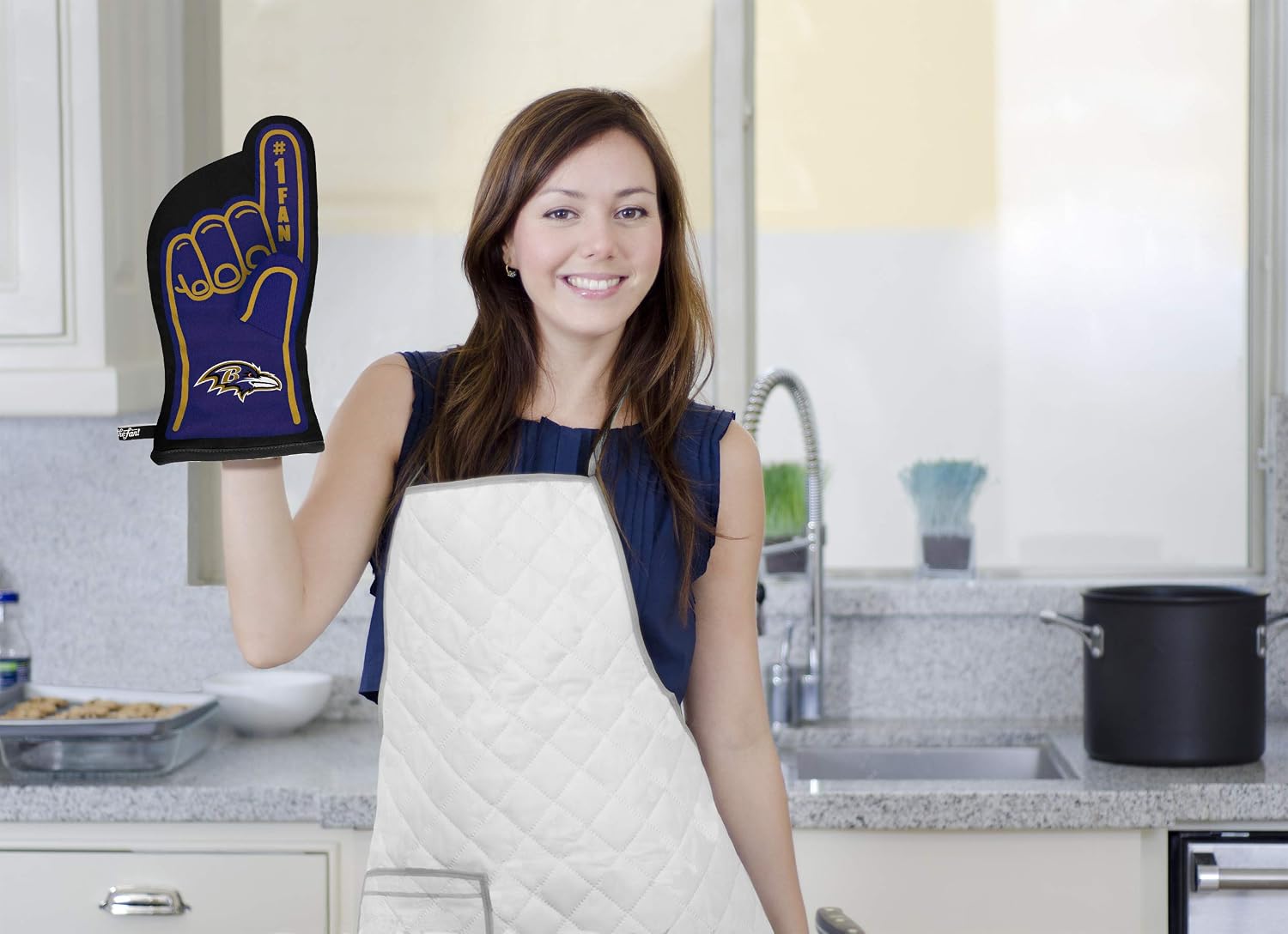 YouTheFan NFL Officially-Licensed Oven Mitt - Heat Resistant, 100% Cotton, Patented Design, Great for Indoors or Outdoors on the Grill - Official Team Colors and Logo