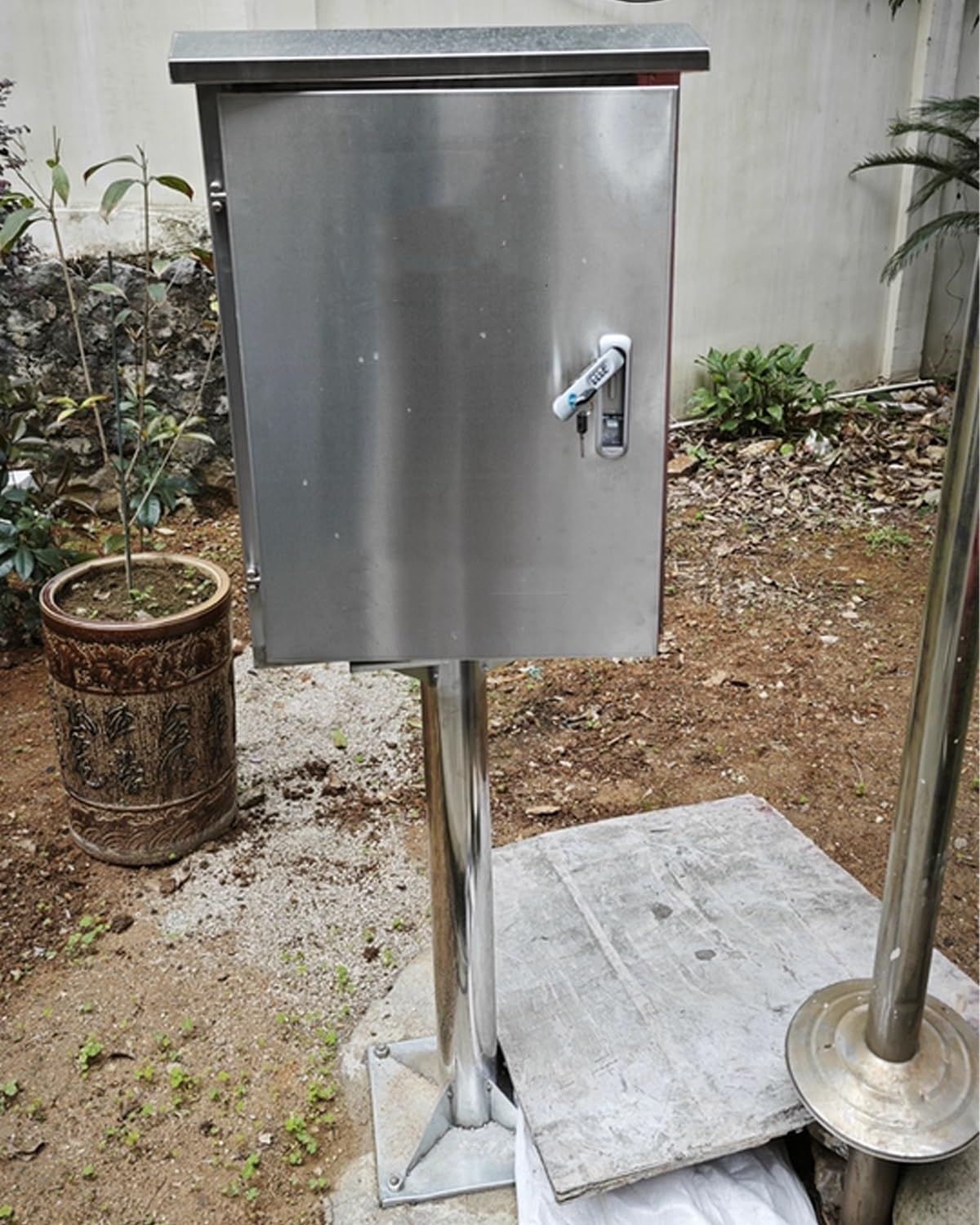 Support Borne de Recharge pour Garage Extérieur Colonne Métal avec Clé
