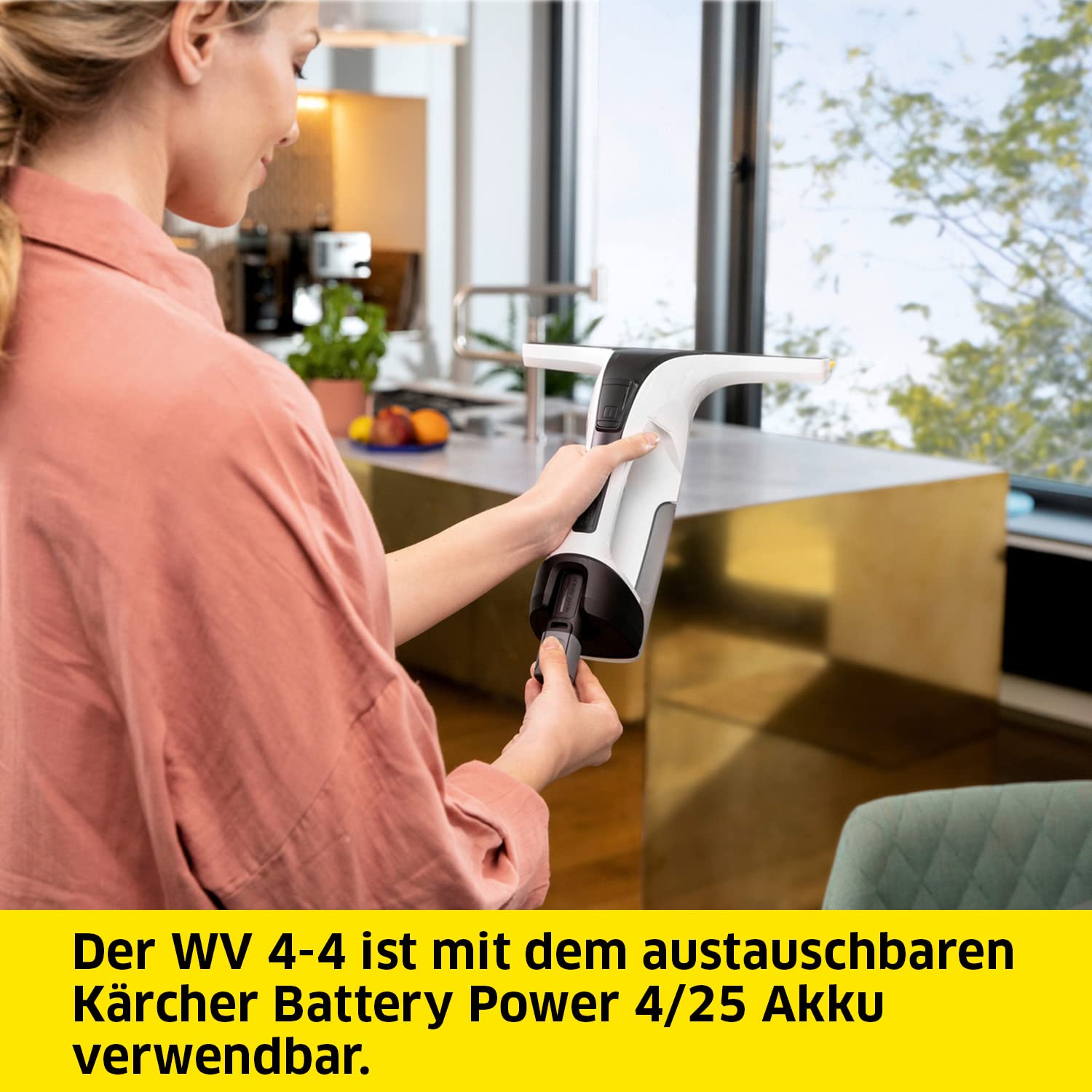 KÄRCHER Fenstersauger WV 4-4 Plus, Battery Power 4/25 Akku, 150 ml Tank, LED-Anzeige, Sprühflasche mit Mikrofaserbezug, 20 ml Konzentrat, ohne Akku