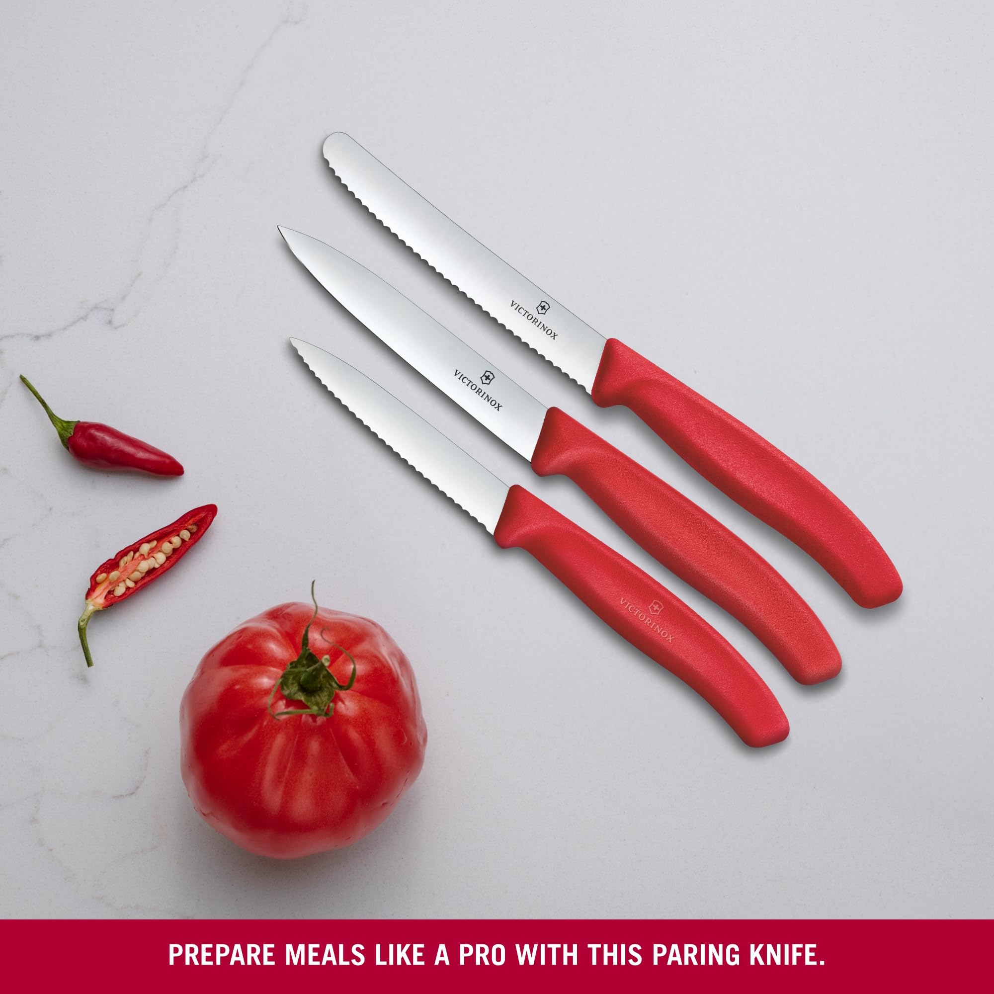 Set di coltelli da cucina Victorinox Swiss Classic, 3 pezzi, Coltello per verdure, pomodori e colazione, Manico in plastica robusta, Acciaio inossidabile, Rosso